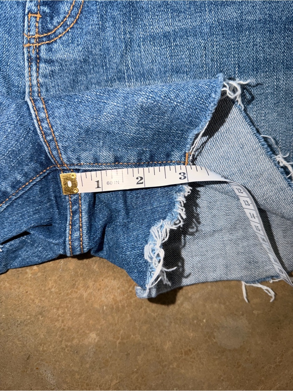 Old Navy Boyfriend Denim Shorts Studded Pocket Raw Hem Size 10 - Picture 7 of 8